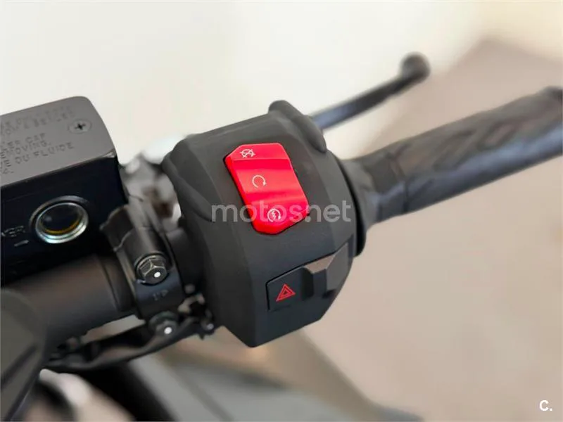 Suzuki GSX-8R – Vista 7