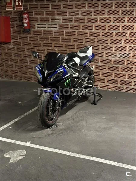 Yamaha YZF-R6 - Vista 12