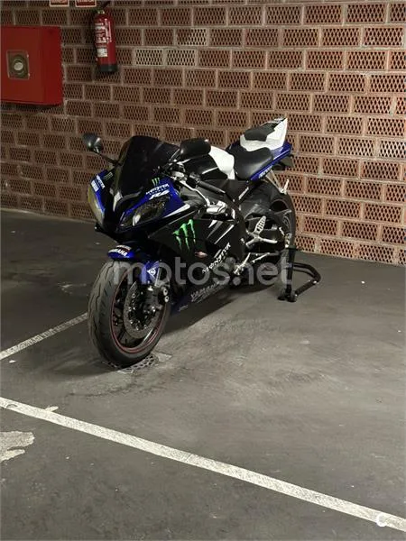 Yamaha YZF-R6 - Vista 13