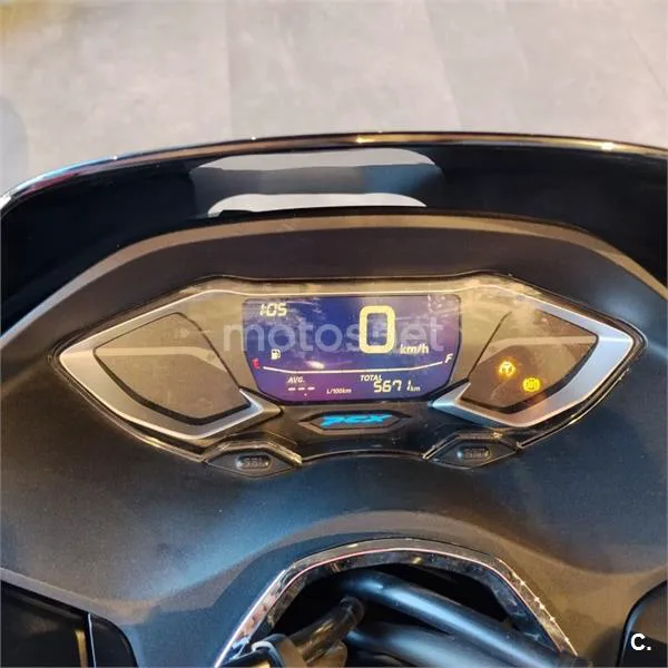 Honda PCX 125 – Vista 4