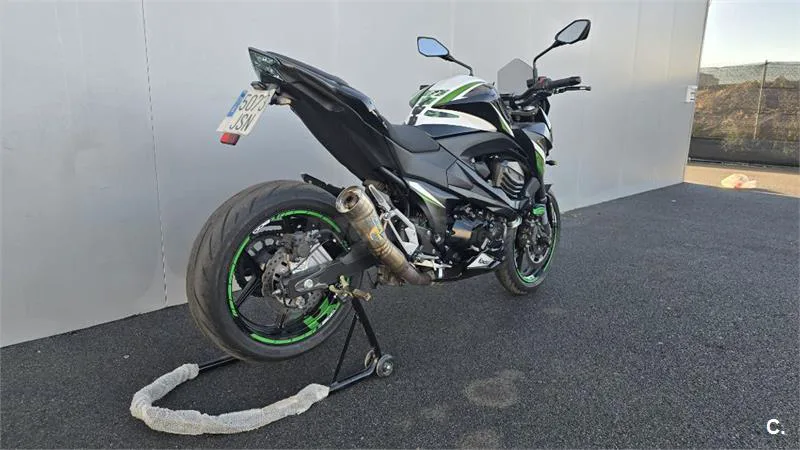 Kawasaki Z800 – Vista 3
