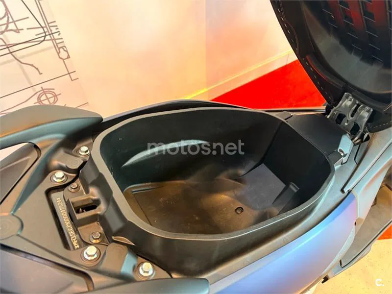 Yamaha NMAX – Vista 7