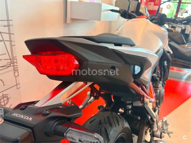 Honda CB 750 Hornet – Vista 8