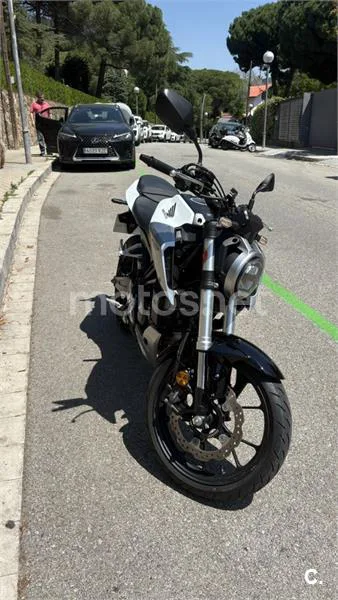 Honda CB 125 R – Vista 2