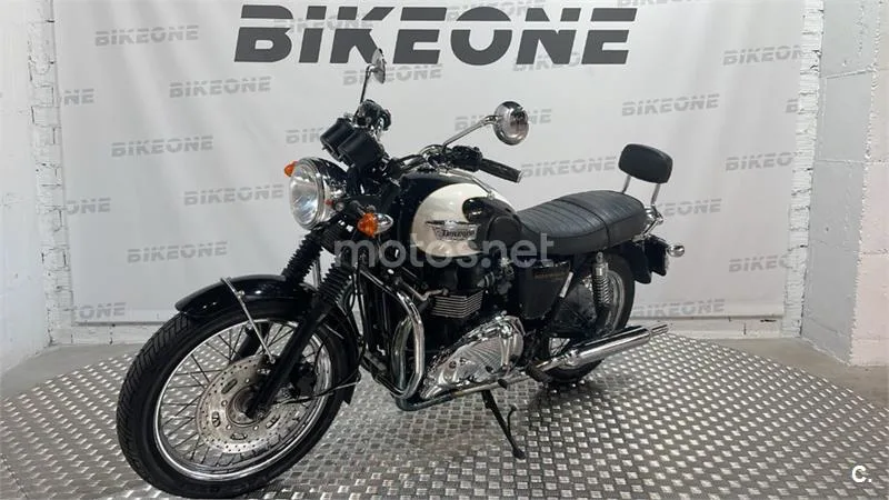 Triumph Bonneville T100 – Vista 4