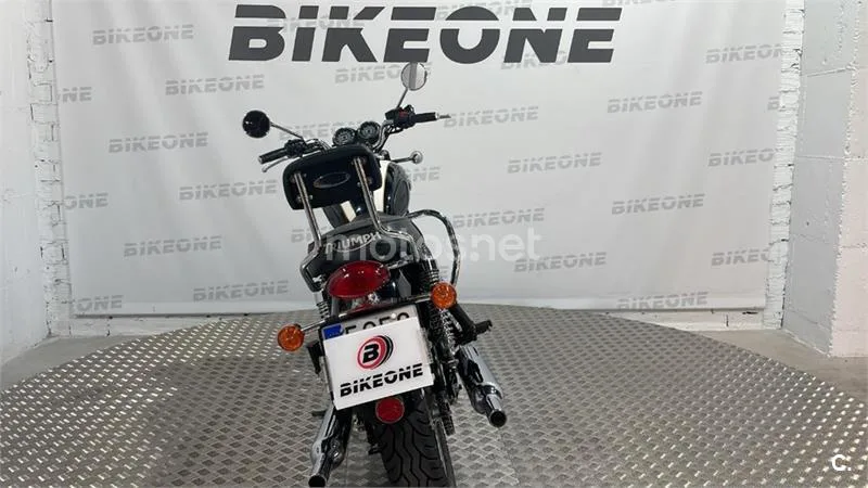 Triumph Bonneville T100 – Vista 8