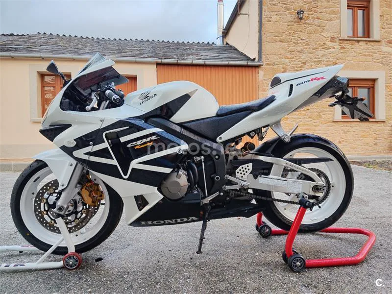 Honda CBR600RR 5000 € 2004 Lugo - 1