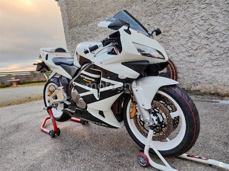 Honda CBR600RR - Vista 4
