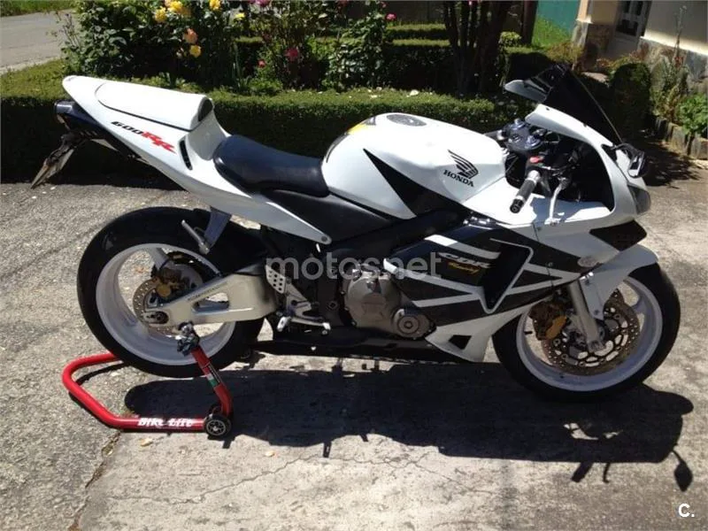 Honda CBR600RR - Vista 5