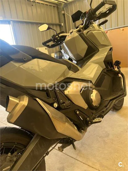 Honda X-ADV – Vista 6