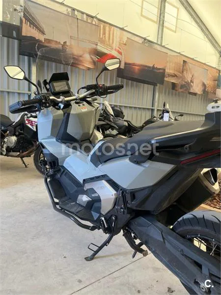 Honda X-ADV – Vista 7