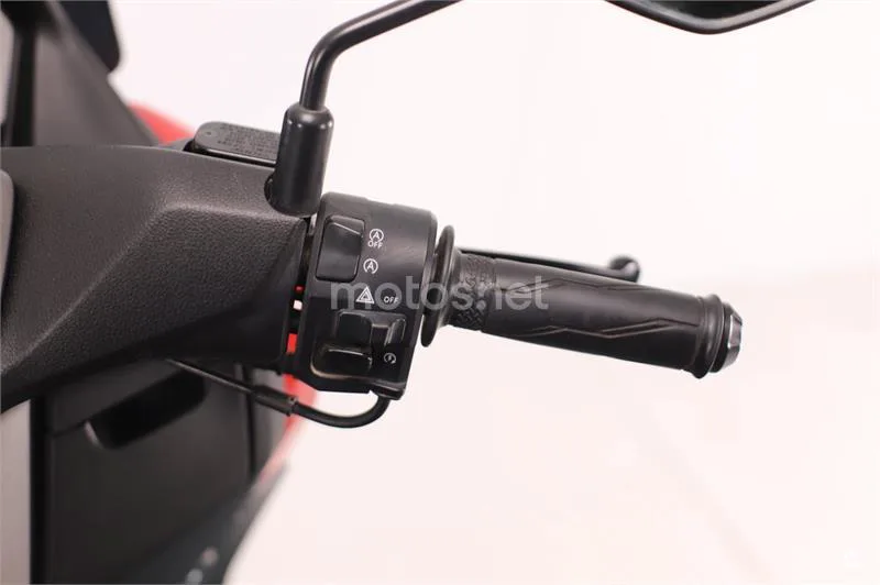Yamaha NMAX – Vista 8
