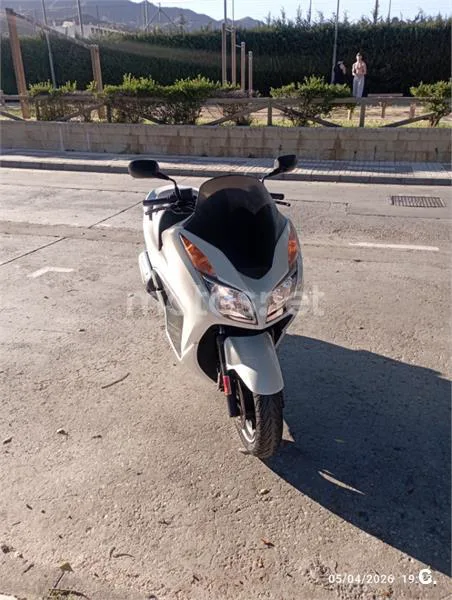Honda NSS 300 Forza – Vista 3