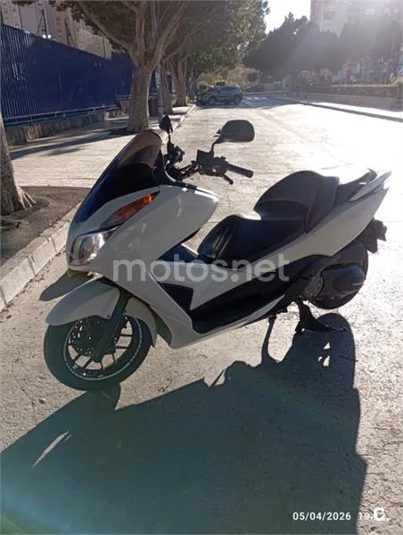 Honda NSS 300 Forza – Vista 5
