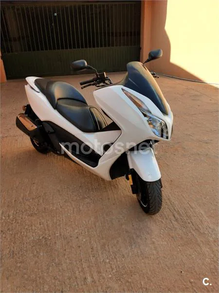 Honda NSS 300 Forza – Vista 6