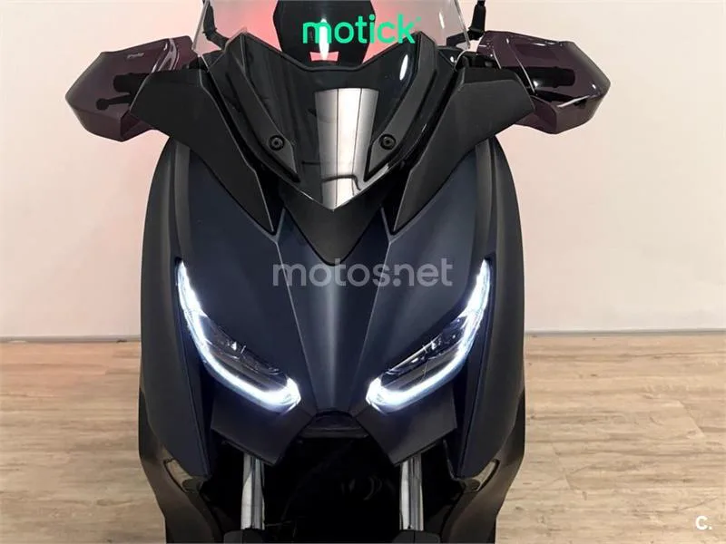 Yamaha XMAX 300 – Vista 8