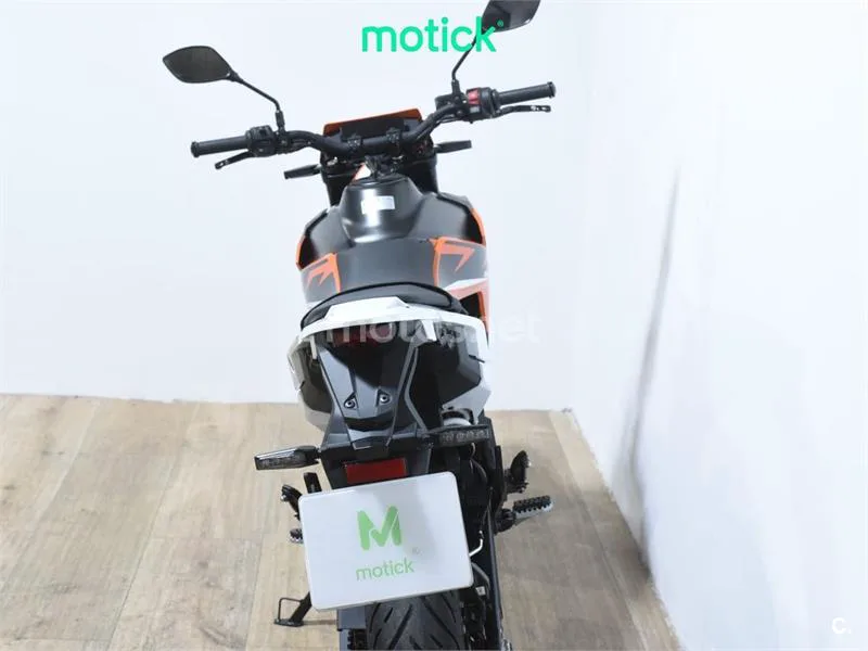 KTM 125 SMC R – Vista 6