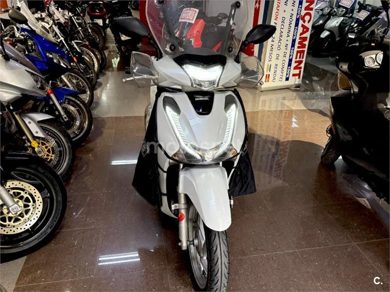 Honda SH 125i – Vista 18