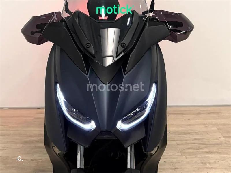 Yamaha XMAX 300 – Vista 8