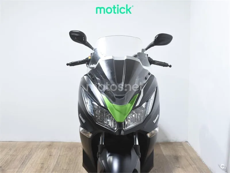 Kawasaki J300 – Vista 11