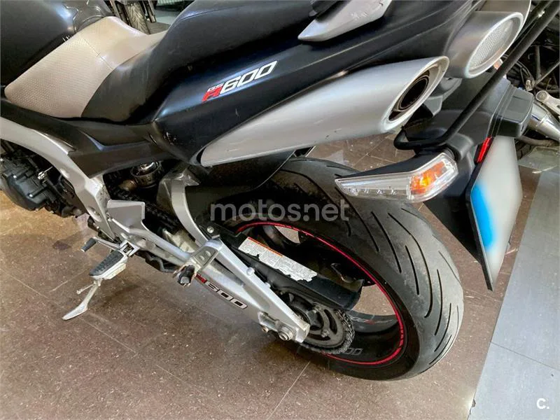 Suzuki GSR 600 – Vista 16