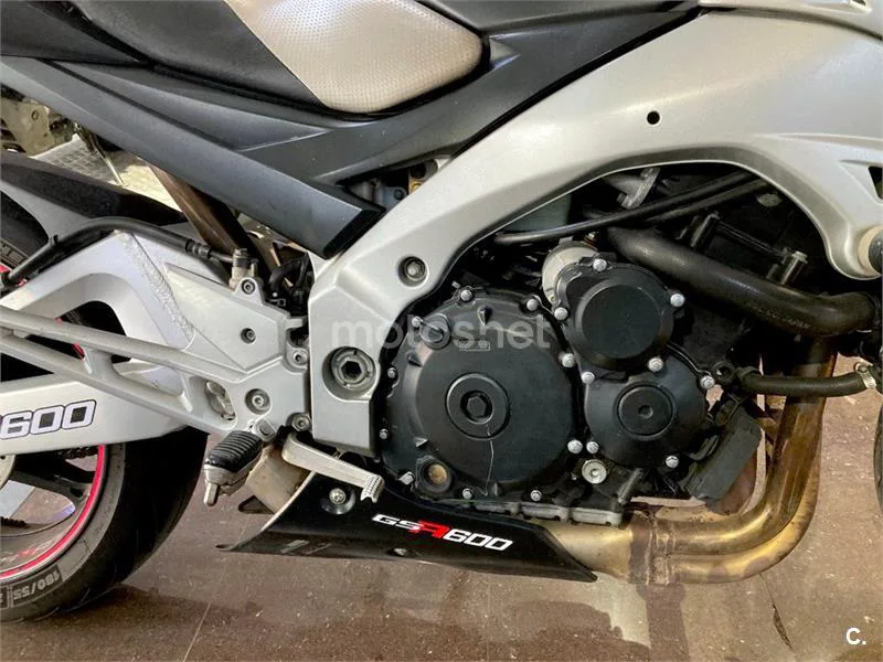Suzuki GSR 600 – Vista 18