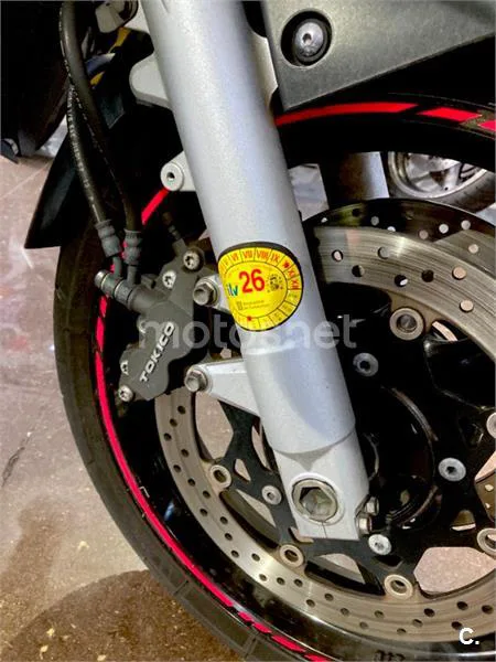 Suzuki GSR 600 – Vista 22