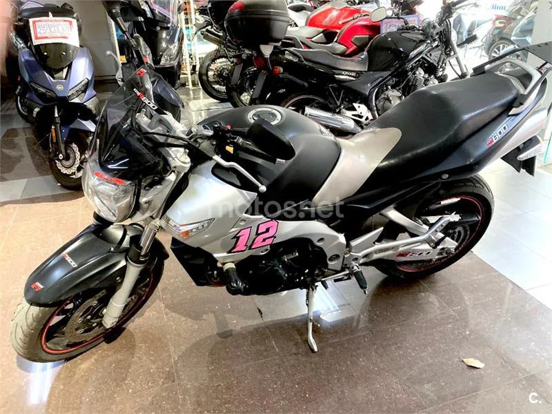Suzuki GSR 600 – Vista 6