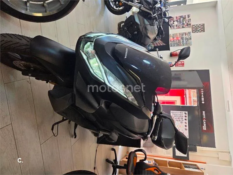 Honda PCX 125 – Vista 3