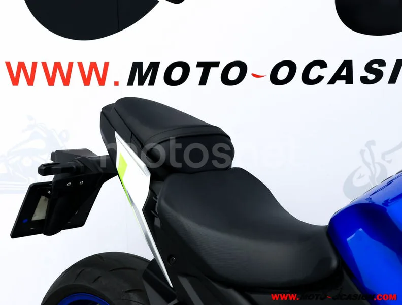 Suzuki GSX-S – Vista 11