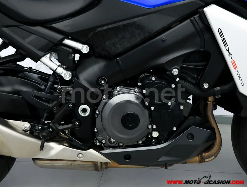 Suzuki GSX-S – Vista 5