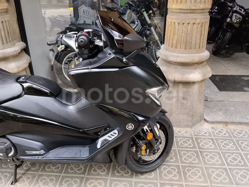 Yamaha TMAX 530 - Vista 3