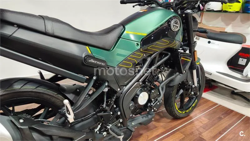 Benelli Leoncino 125 – Vista 13