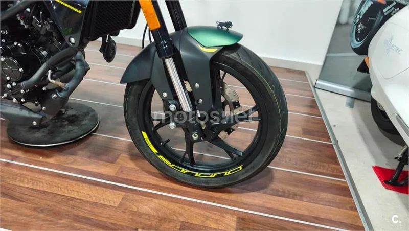 Benelli Leoncino 125 – Vista 15