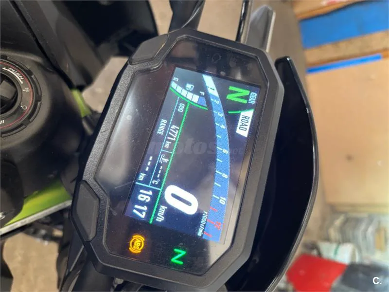 Kawasaki Z900 – Vista 3