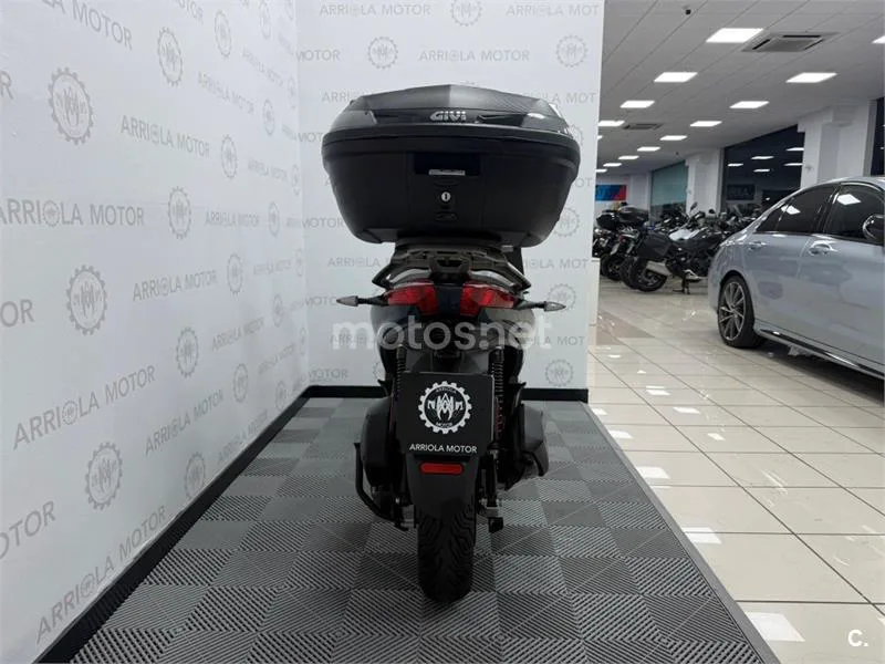 Piaggio MP3 – Vista 8