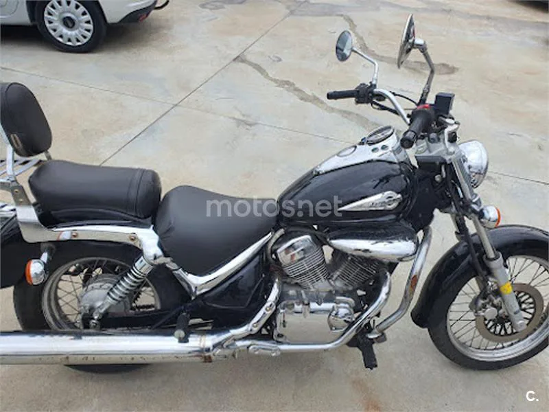 Suzuki Intruder 250 – Vista 12