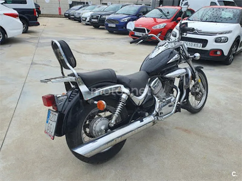 Suzuki Intruder 250 – Vista 3