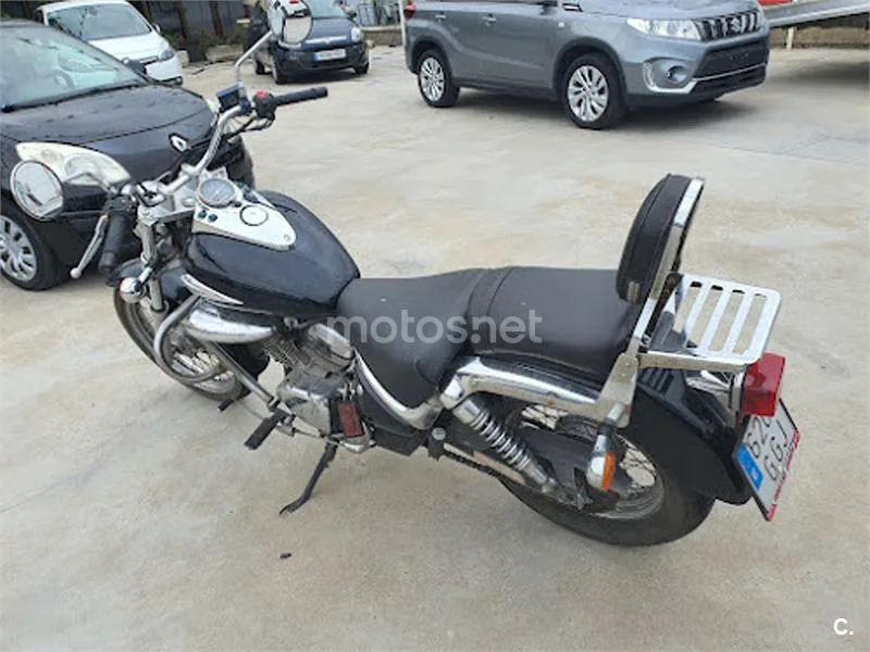 Suzuki Intruder 250 – Vista 6