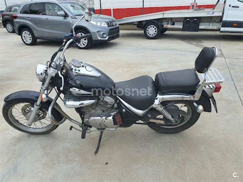 Suzuki Intruder 250 – Vista 7