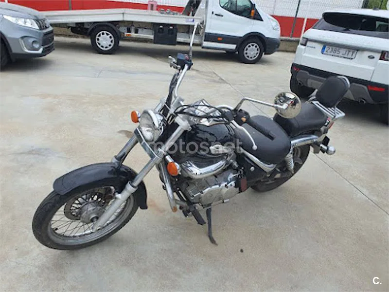 Suzuki Intruder 250 – Vista 9