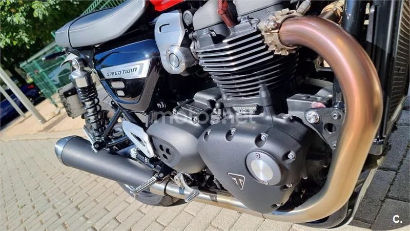 Triumph Speed Twin – Vista 9