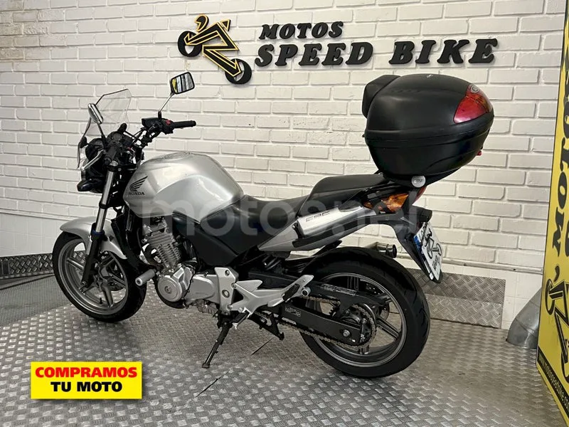 Honda CBF 500 – Vista 6