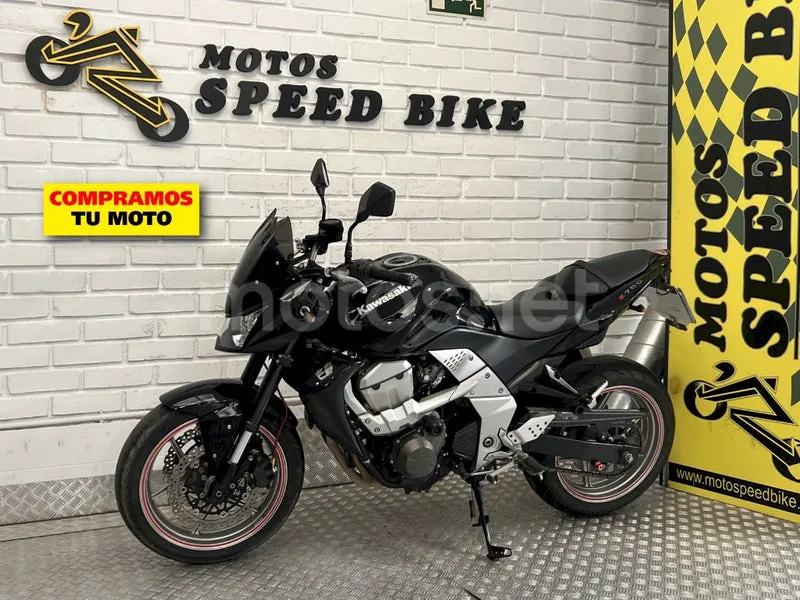 Kawasaki Z750 – Vista 11
