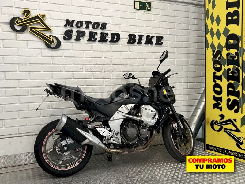 Kawasaki Z750 – Vista 4