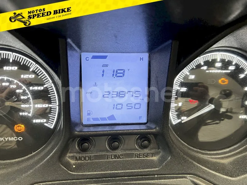 Kymco Grand Dink 300 – Vista 6