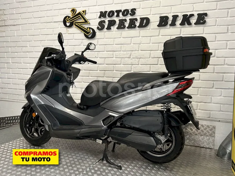 Kymco Grand Dink 300 – Vista 9