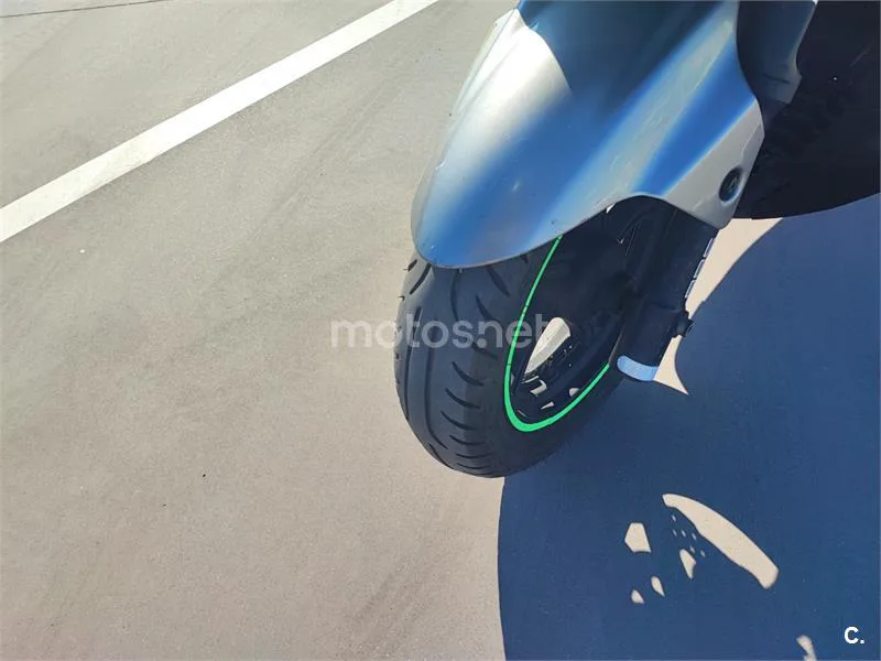 Kymco Super Dink 300 – Vista 4