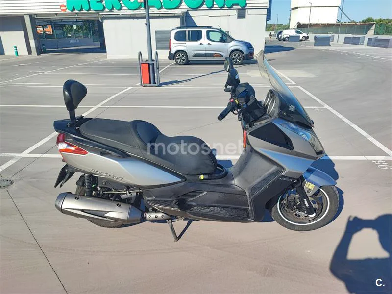Kymco Super Dink 300 – Vista 8