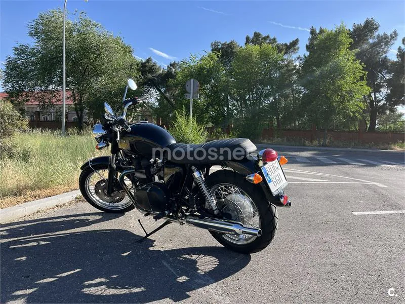 Triumph Bonneville T100 – Vista 2